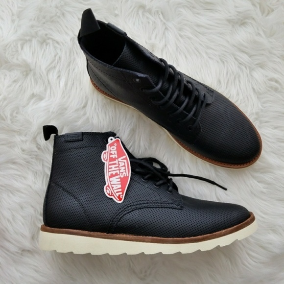 vans sahara boot black